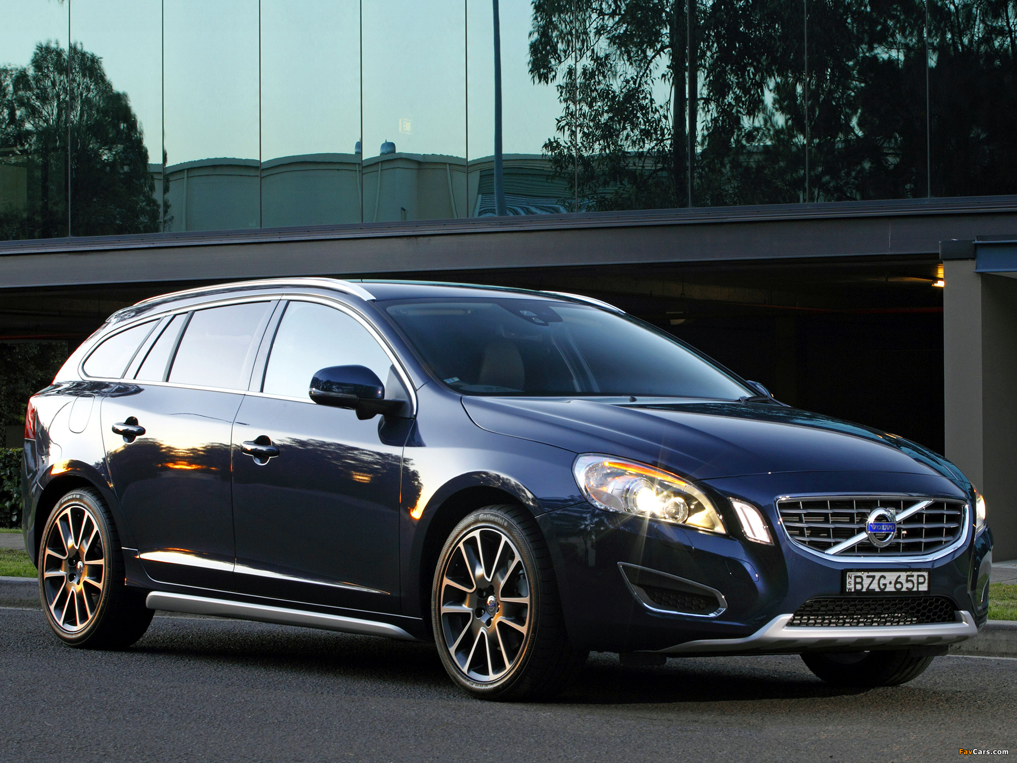 Photos of Volvo V60 D3 AU-spec 2011–13 (2048 x 1536)