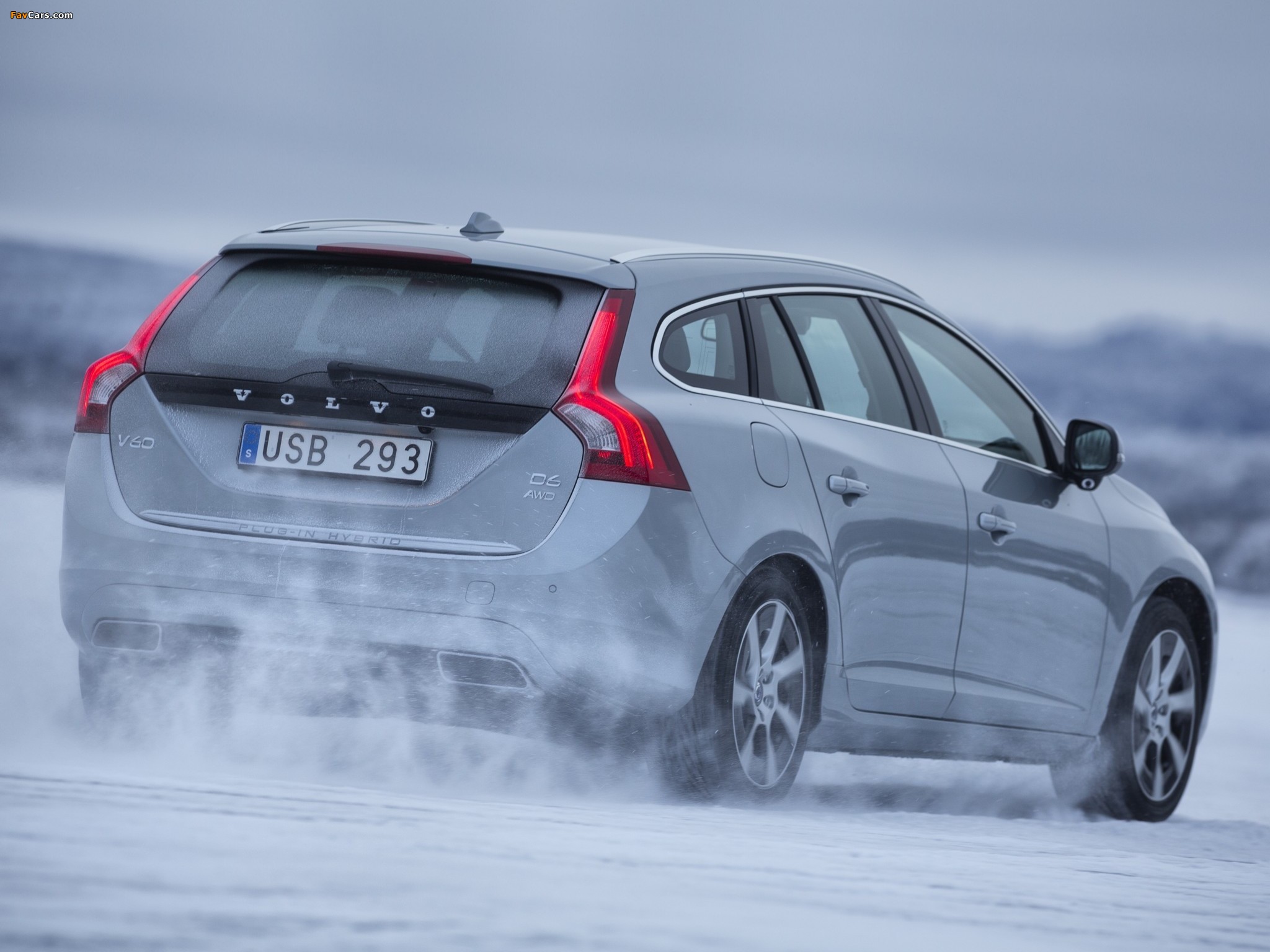 Pictures of Volvo V60 D6 Plug-In Hybrid 2012–13 (2048 x 1536)