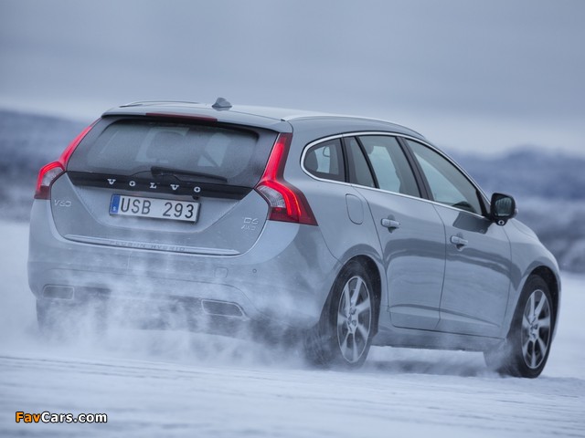 Pictures of Volvo V60 D6 Plug-In Hybrid 2012–13 (640 x 480)