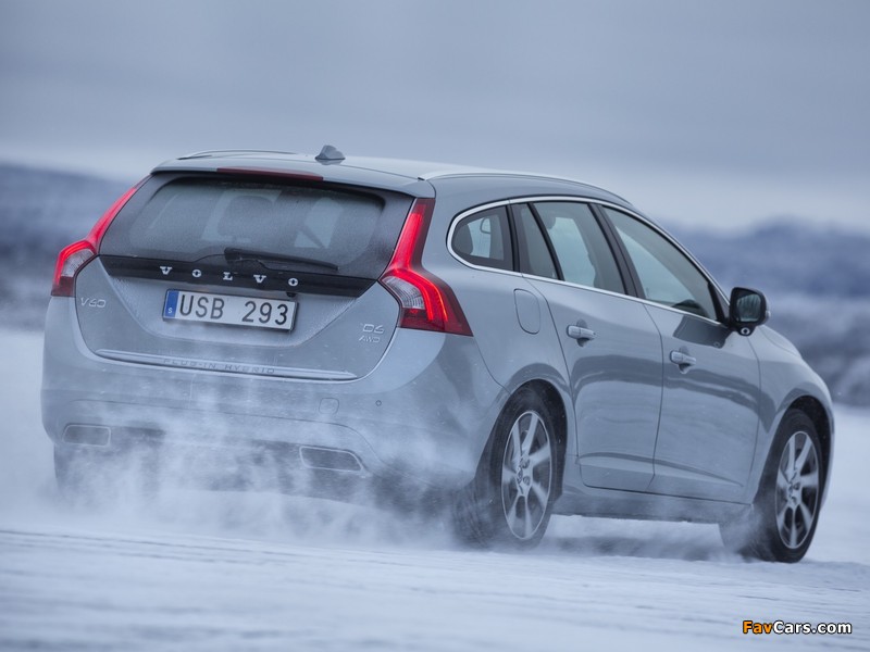 Pictures of Volvo V60 D6 Plug-In Hybrid 2012–13 (800 x 600)