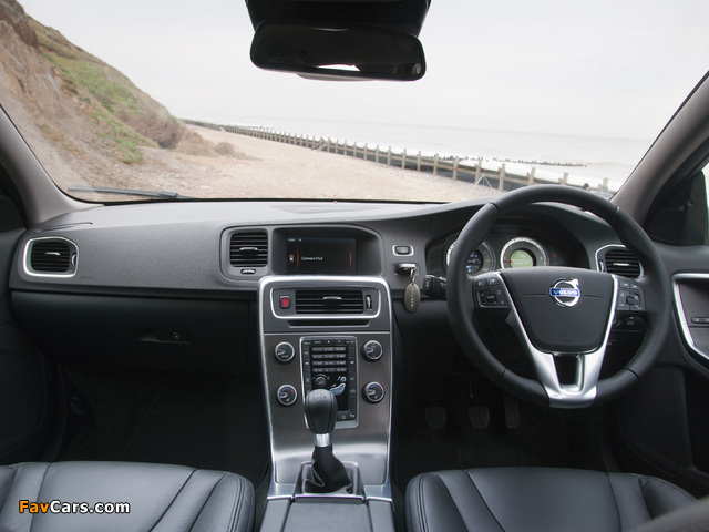 Volvo V60 D3 UK-spec 2010 images (640 x 480)