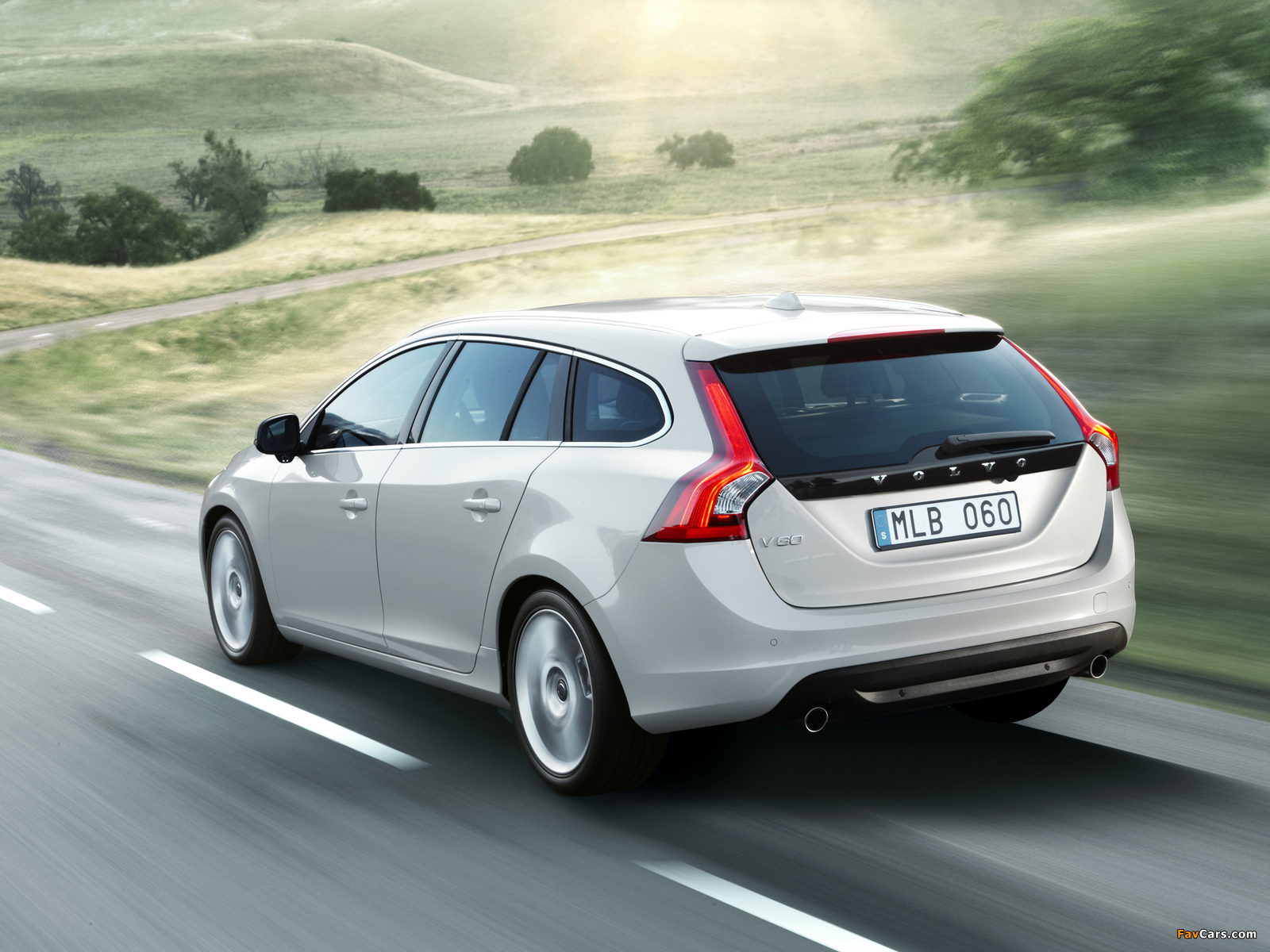 Volvo V60 2010 photos (1600 x 1200)