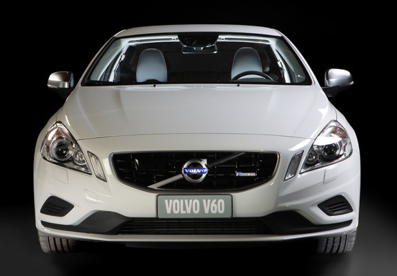 Volvo V60 R-Design 2010–13 pictures
