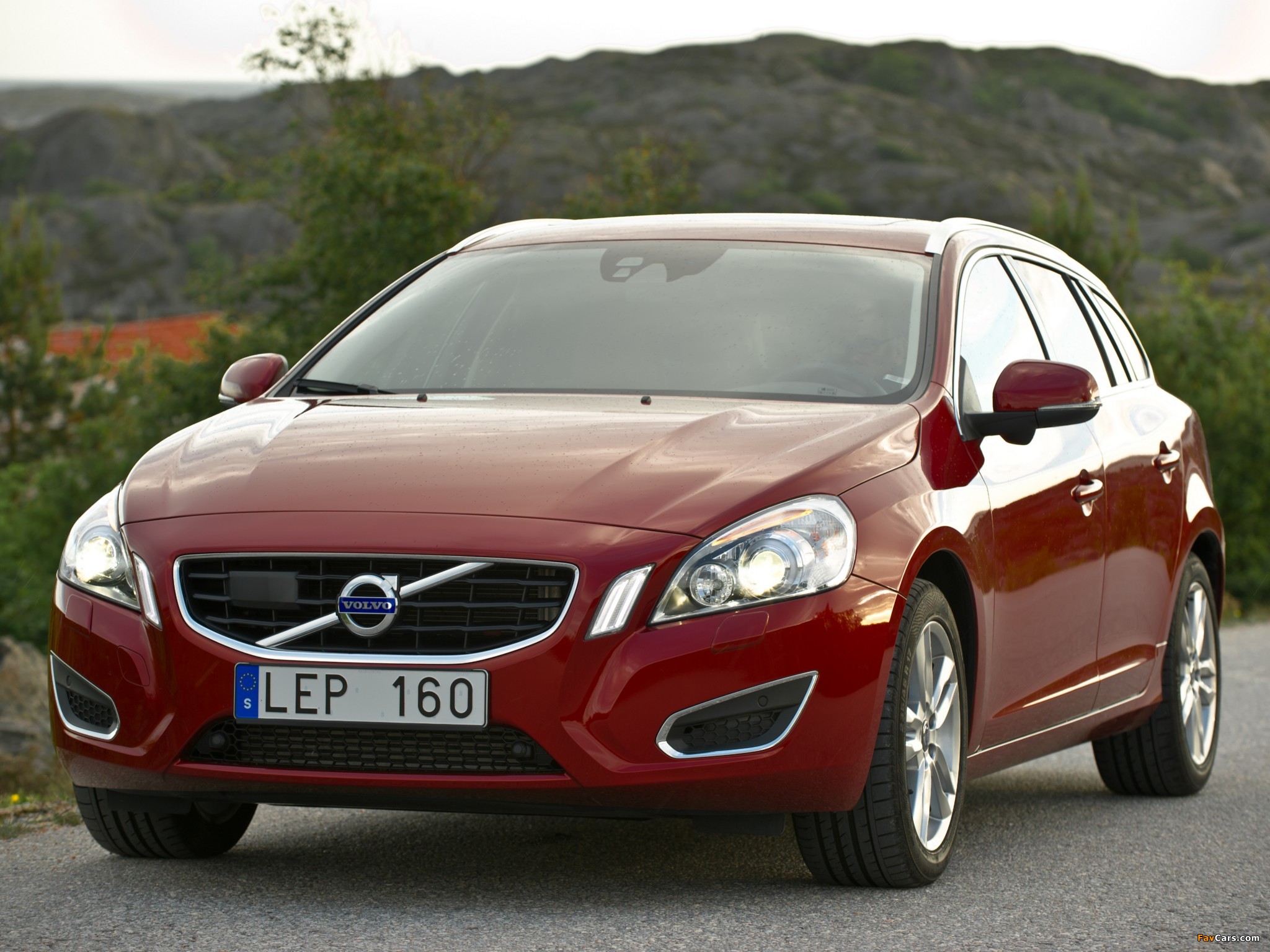 Volvo V60 T3 2010–13 pictures (2048 x 1536)
