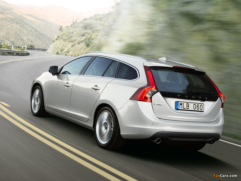 Volvo V60 2010 wallpapers (1024 x 768)