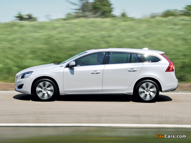 Volvo V60 D6 Plug-In Hybrid 2012–13 photos (640 x 480)