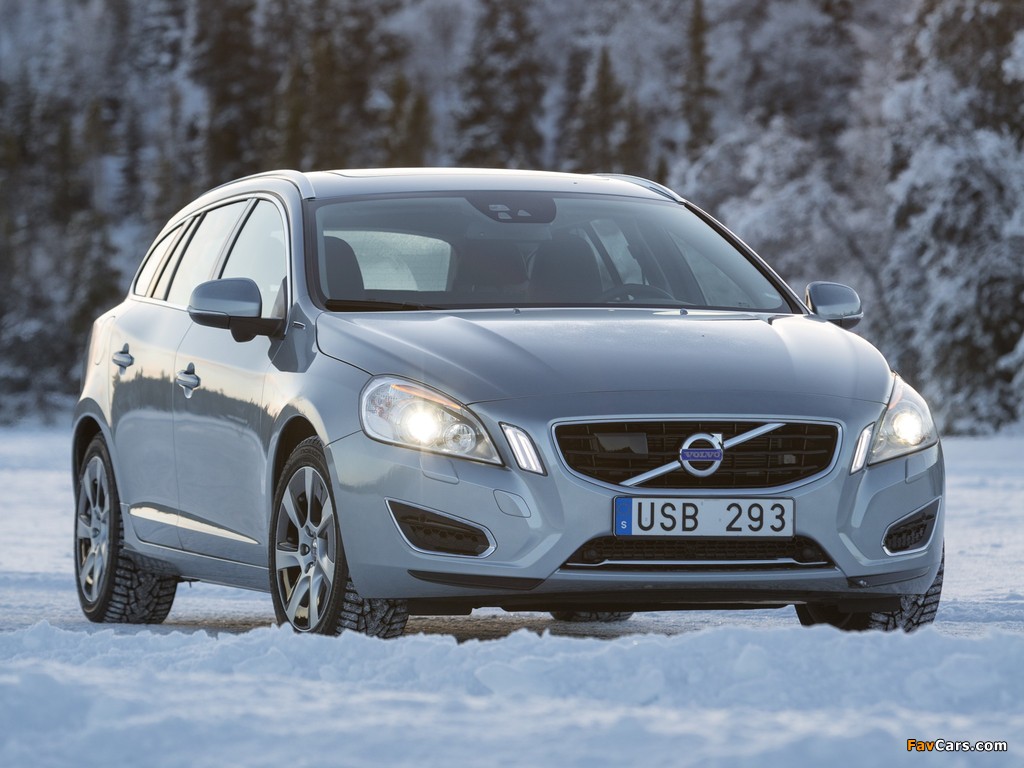 Volvo V60 D6 Plug-In Hybrid 2012–13 photos (1024 x 768)