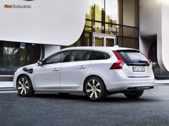 Volvo V60 D6 Plug-In Hybrid 2013 pictures (640 x 480)