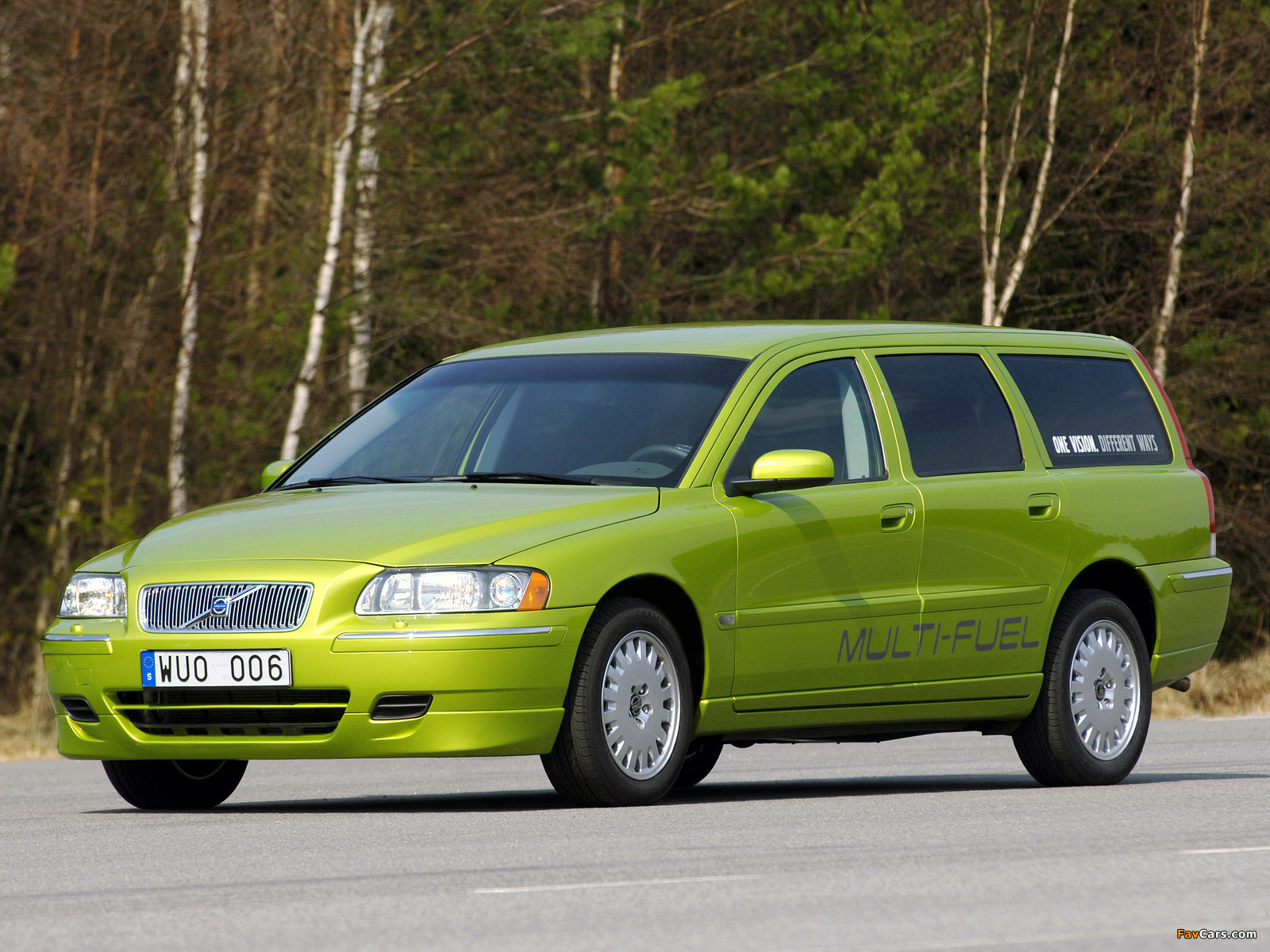 Images of Volvo V70 Multi-Fuel 2006 (1600 x 1200)
