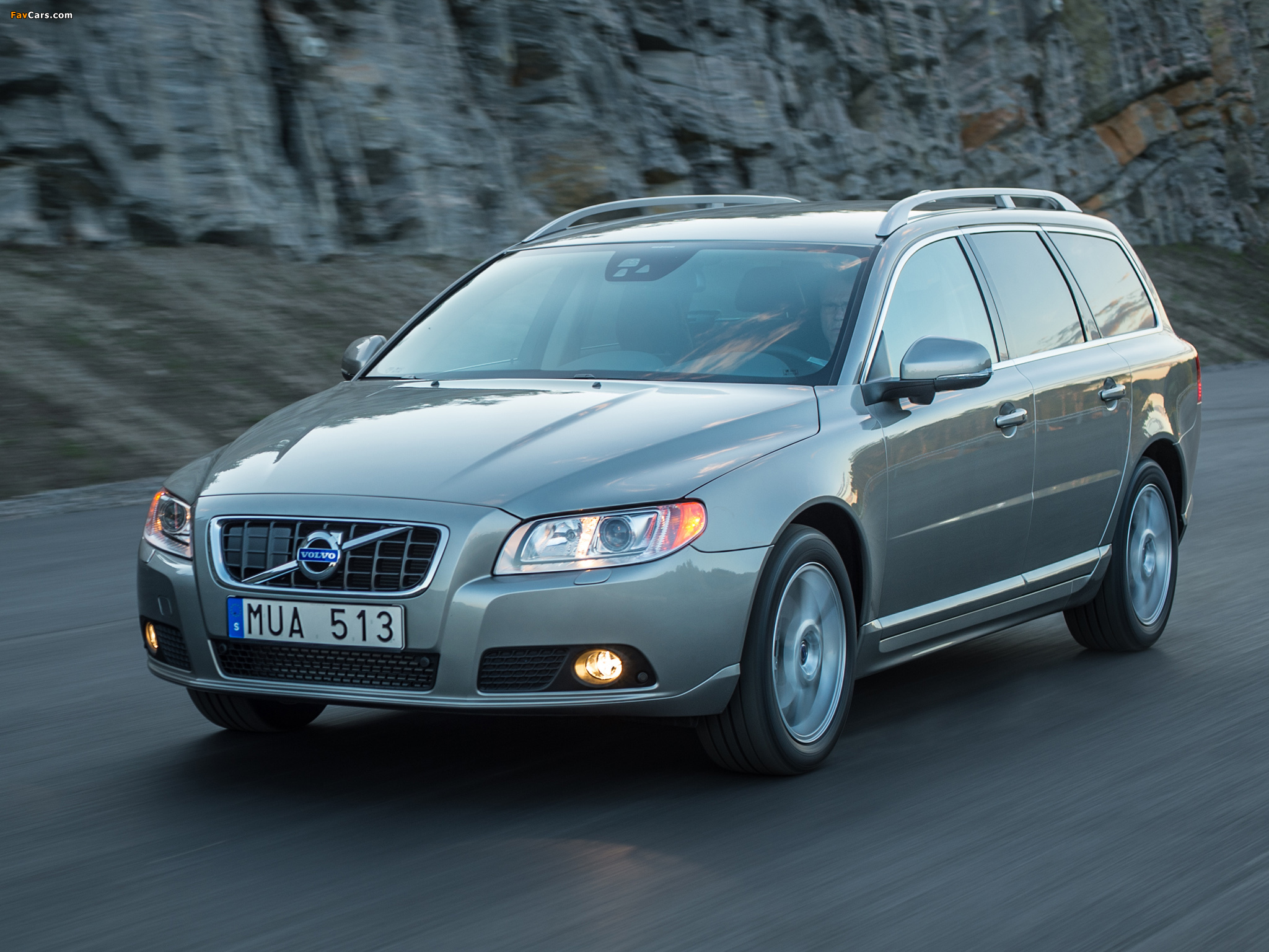 Images of Volvo V70 D3 2009–13 (2048 x 1536)