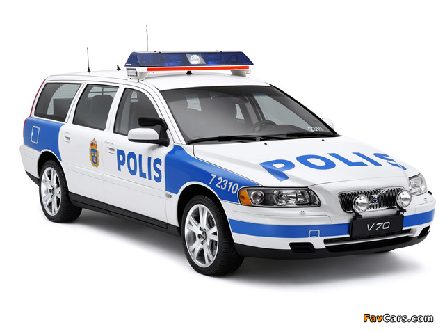 Photos of Volvo V70 Police 2000–05 (640 x 480)