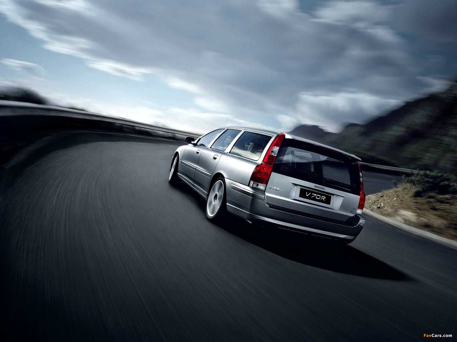 Photos of Volvo V70 R 2000–05 (1600 x 1200)