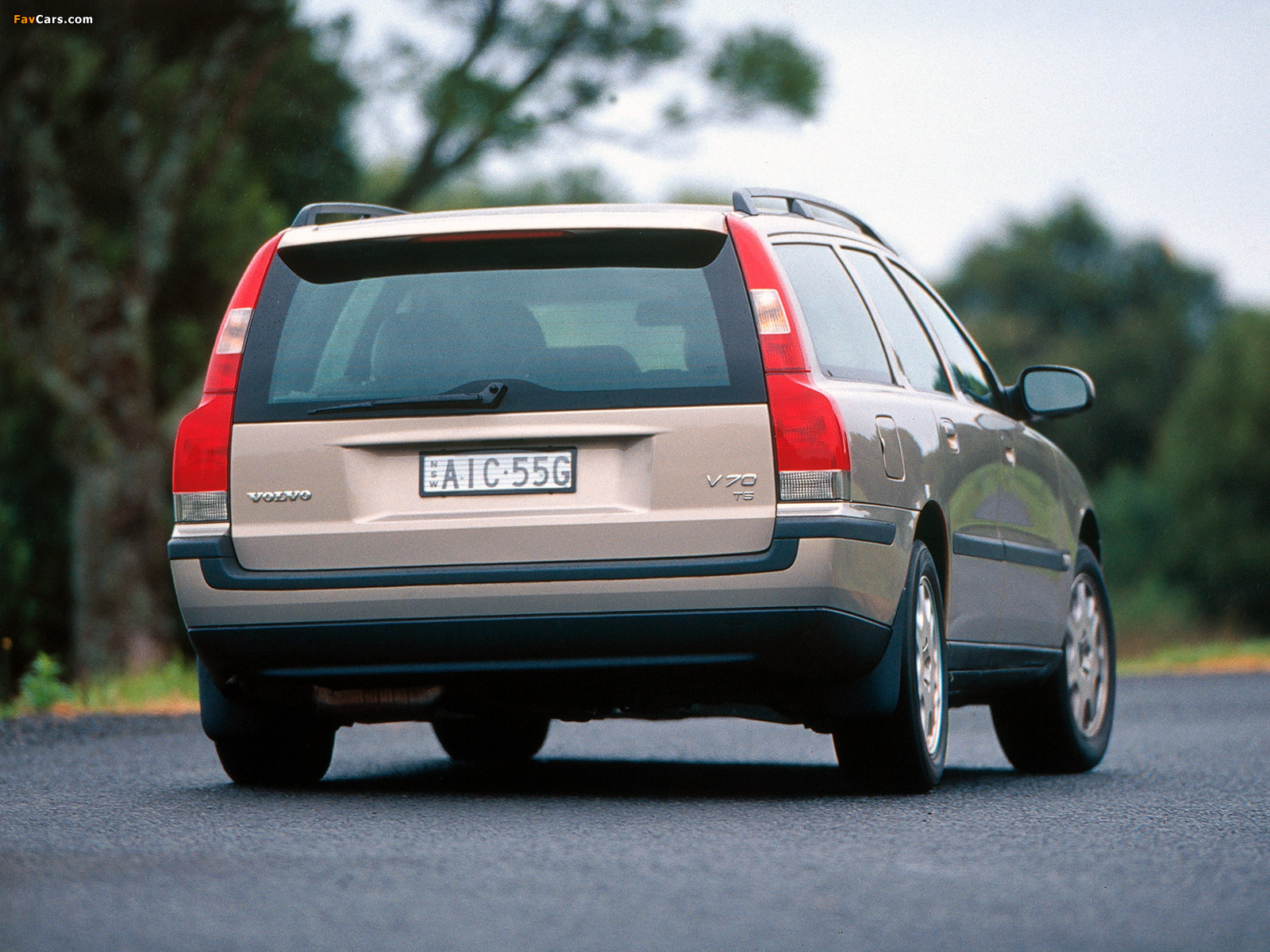 Photos of Volvo V70 T5 AU-spec 2000–05 (1600 x 1200)