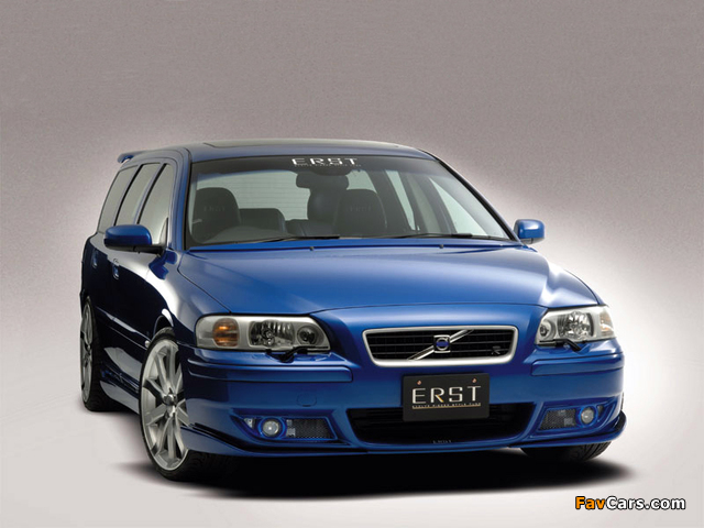 Photos of ERST Volvo V70 R 2004–07 (640 x 480)