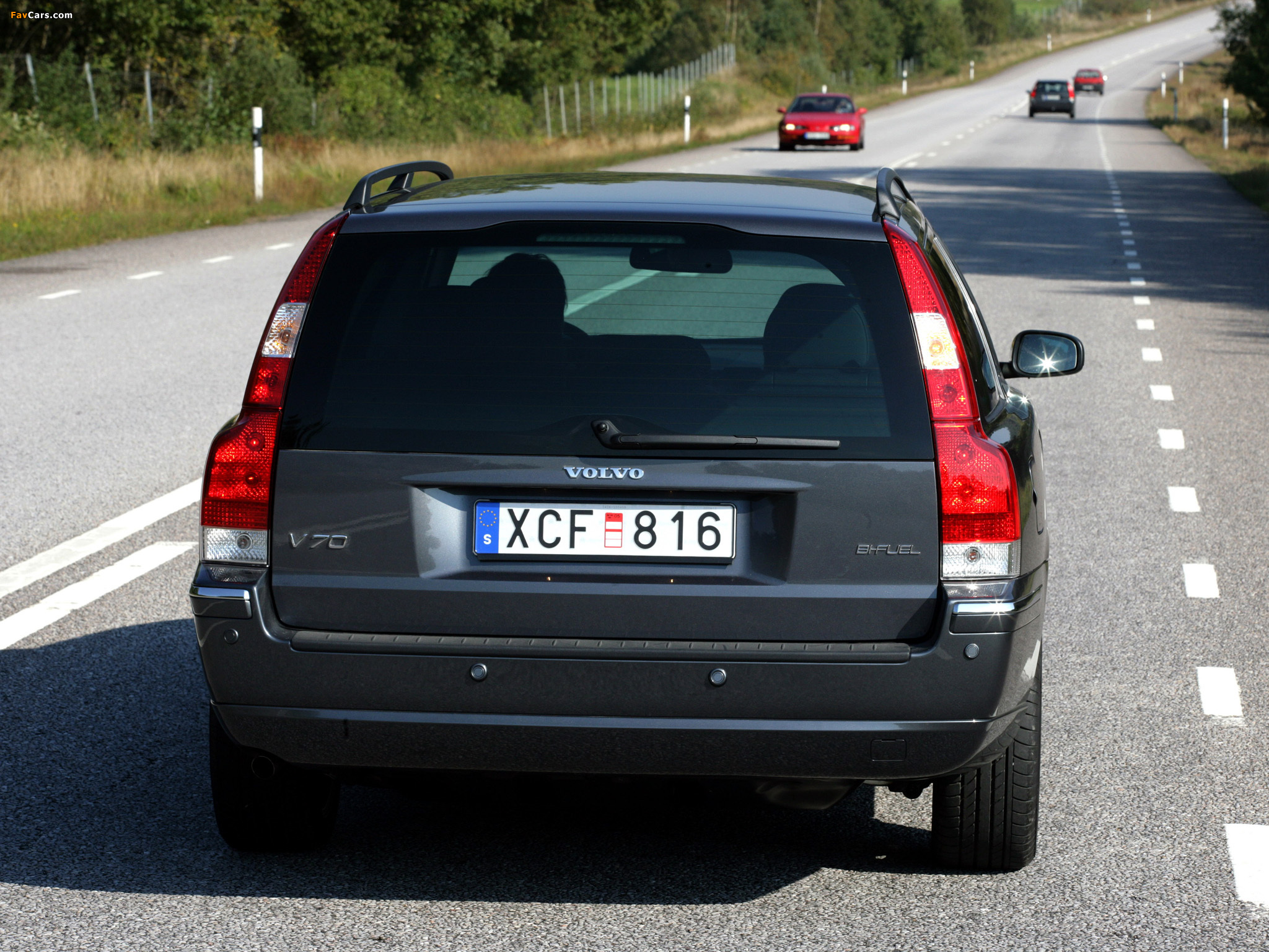 Photos of Volvo V70 Bi-Fuel 2006–07 (2048 x 1536)