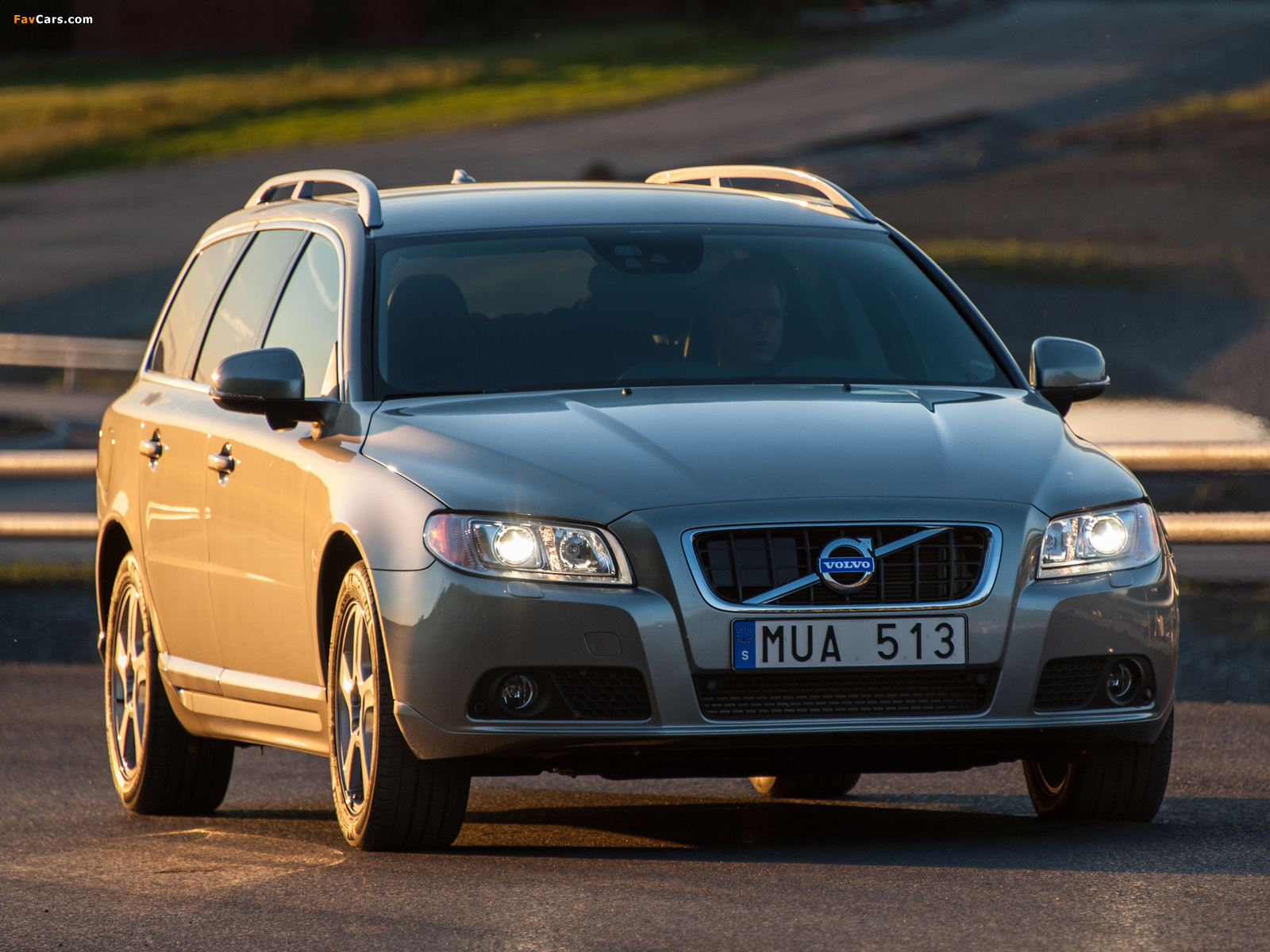 Photos of Volvo V70 D3 2009–13 (1600 x 1200)