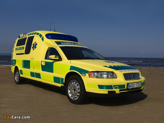 Photos of Nilsson Volvo V70 Ambulance (640 x 480)