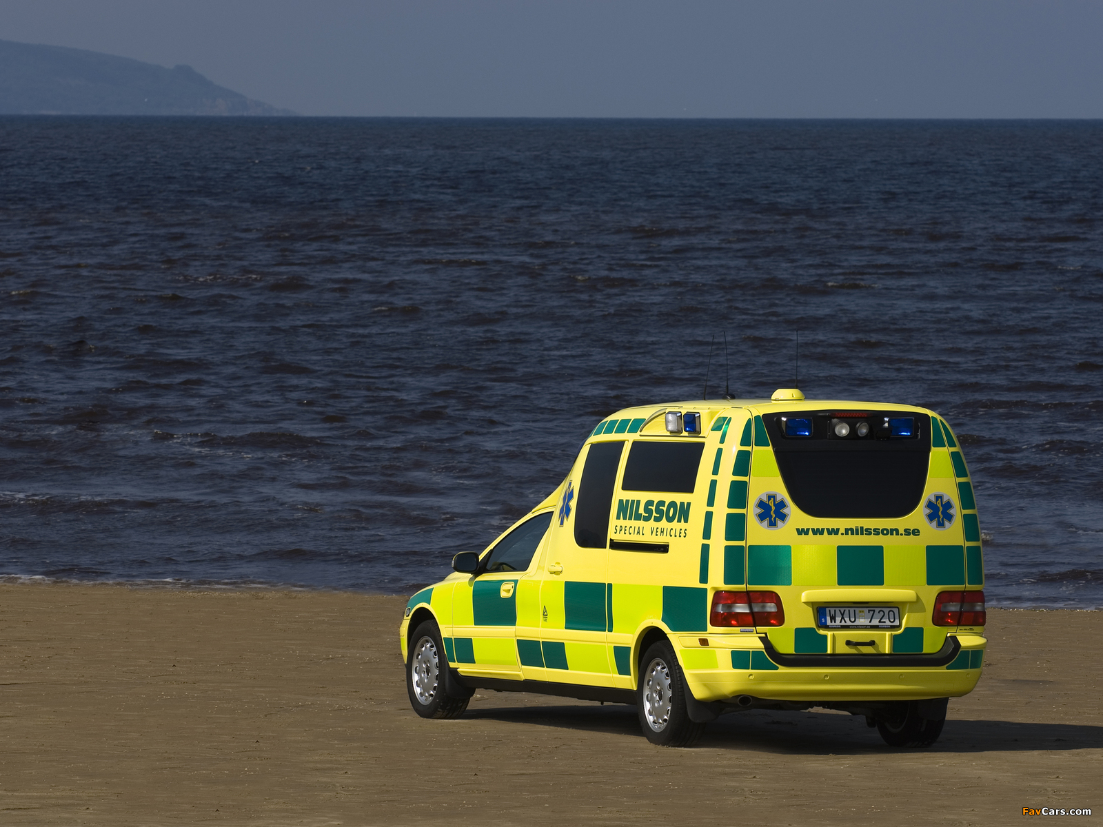 Pictures of Nilsson Volvo V70 Ambulance (1600 x 1200)