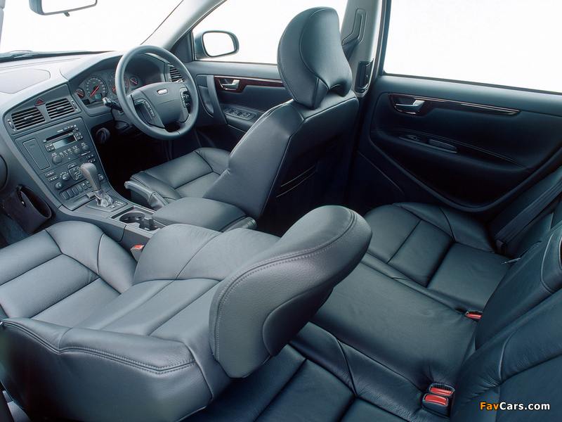 Pictures of Volvo V70 T5 AU-spec 2000–05 (800 x 600)