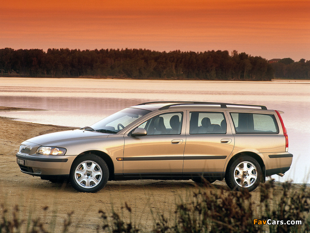 Pictures of Volvo V70 T5 AU-spec 2000–05 (640 x 480)