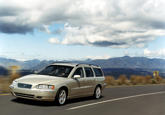 Pictures of Volvo V70 2005–07