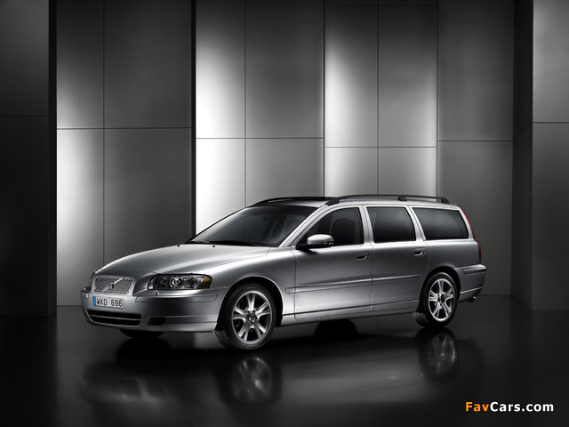 Pictures of Volvo V70 2005–07 (640 x 480)