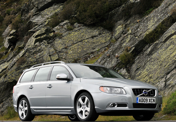 Pictures of Volvo V70 R-Design UK-spec 2009–11