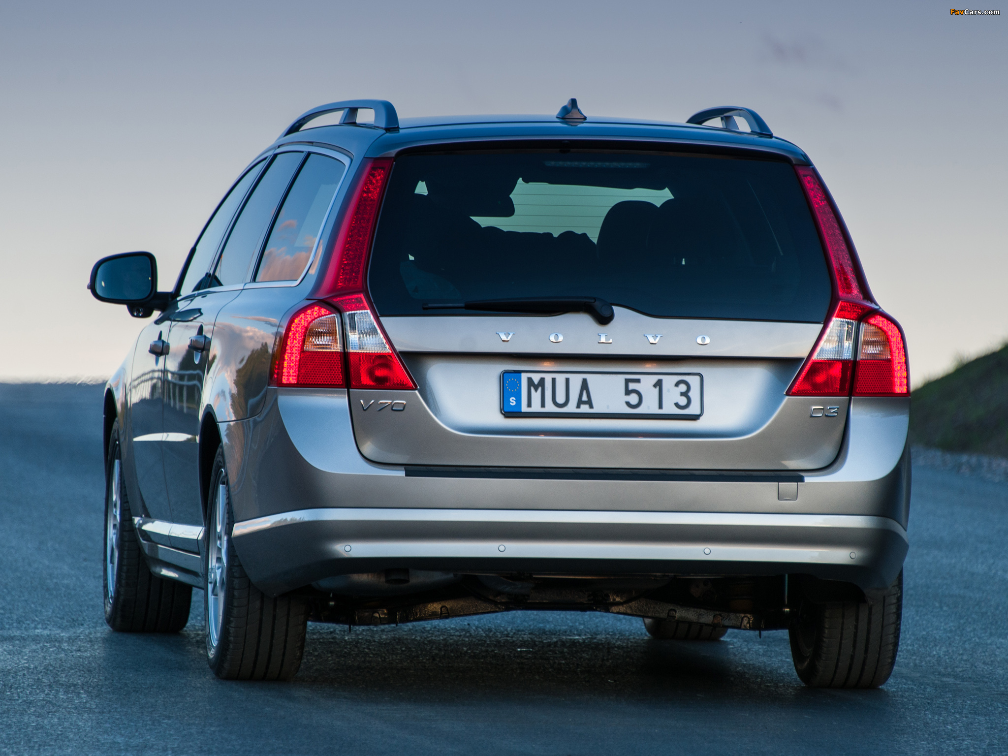 Pictures of Volvo V70 D3 2009–13 (2048 x 1536)