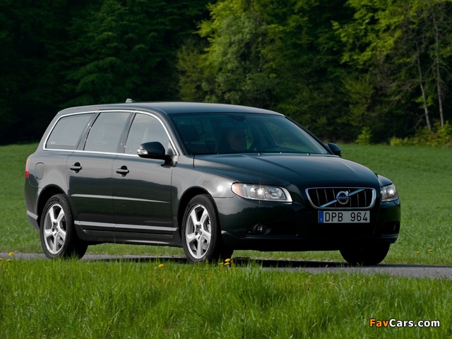 Pictures of Volvo V70 D5 2009 (640 x 480)