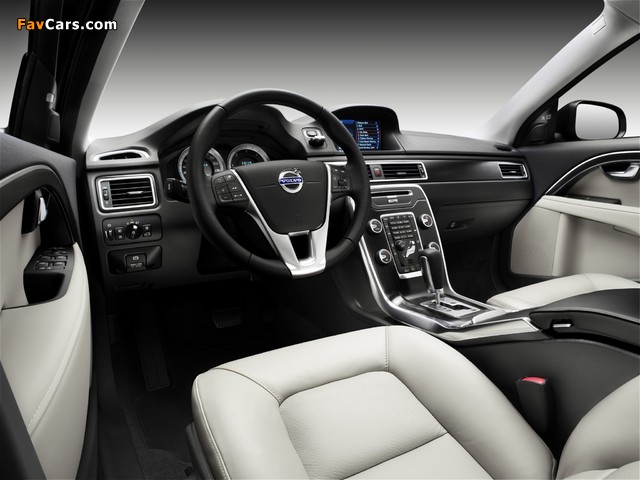 Pictures of Volvo V70 D5 2009 (640 x 480)