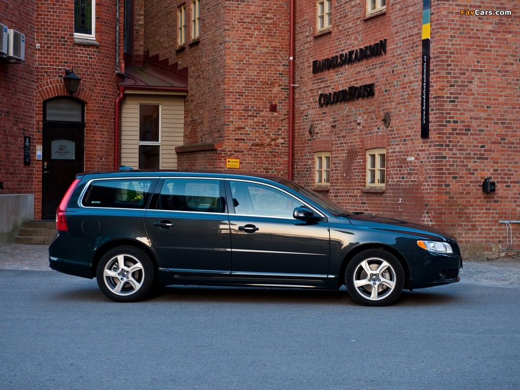 Pictures of Volvo V70 D5 2009 (1024 x 768)