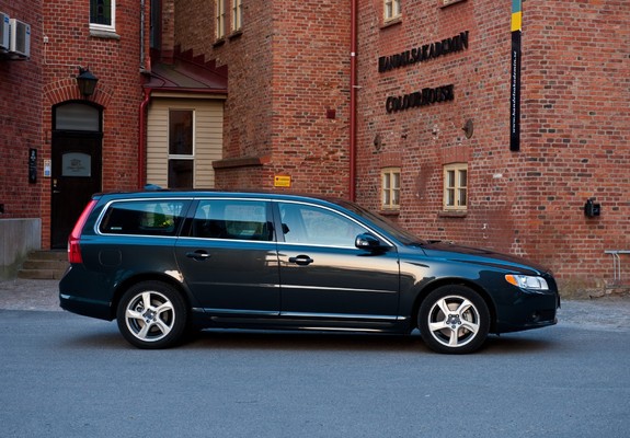 Pictures of Volvo V70 D5 2009