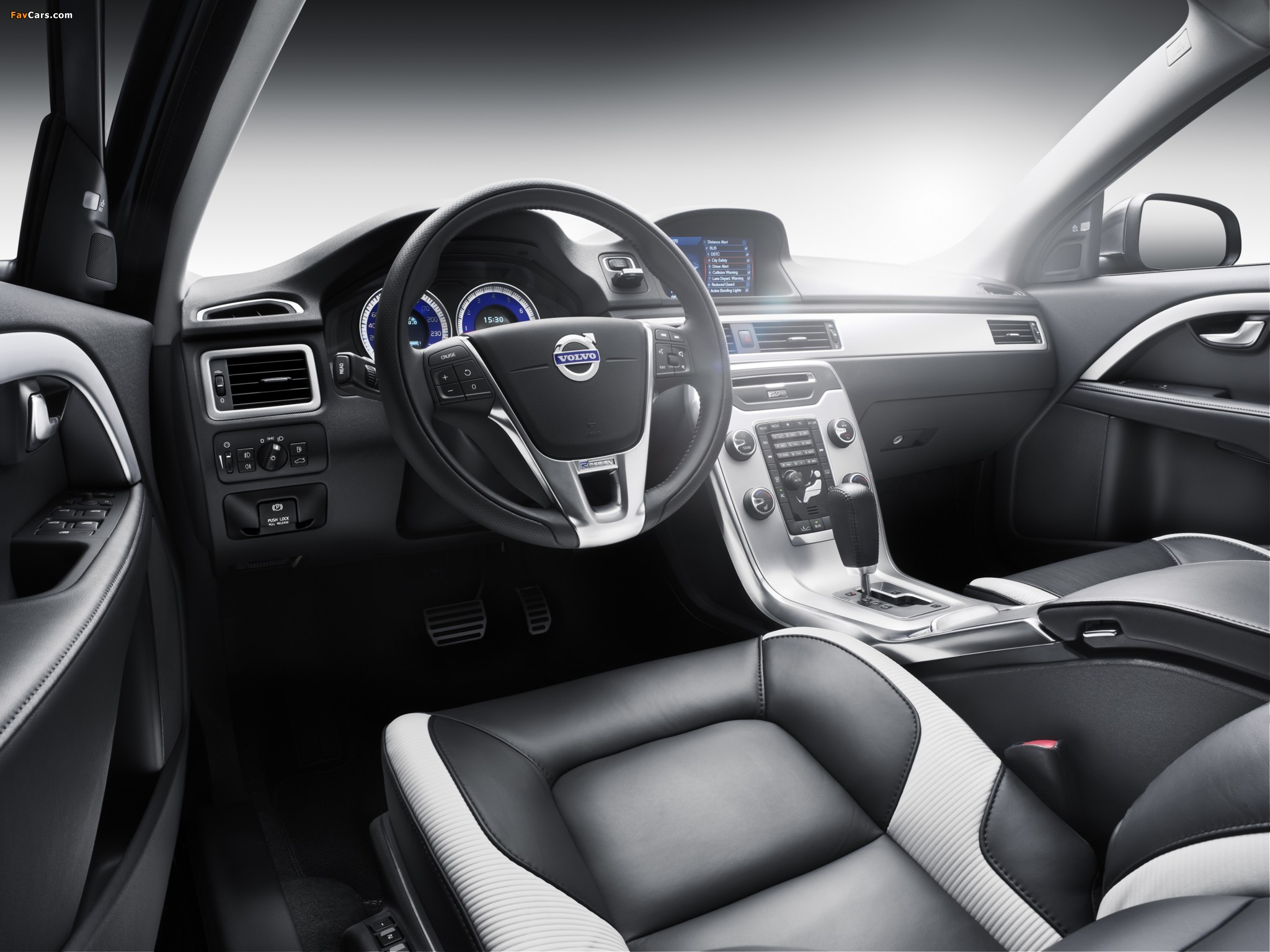 Pictures of Volvo V70 R-Design 2011 (2048 x 1536)