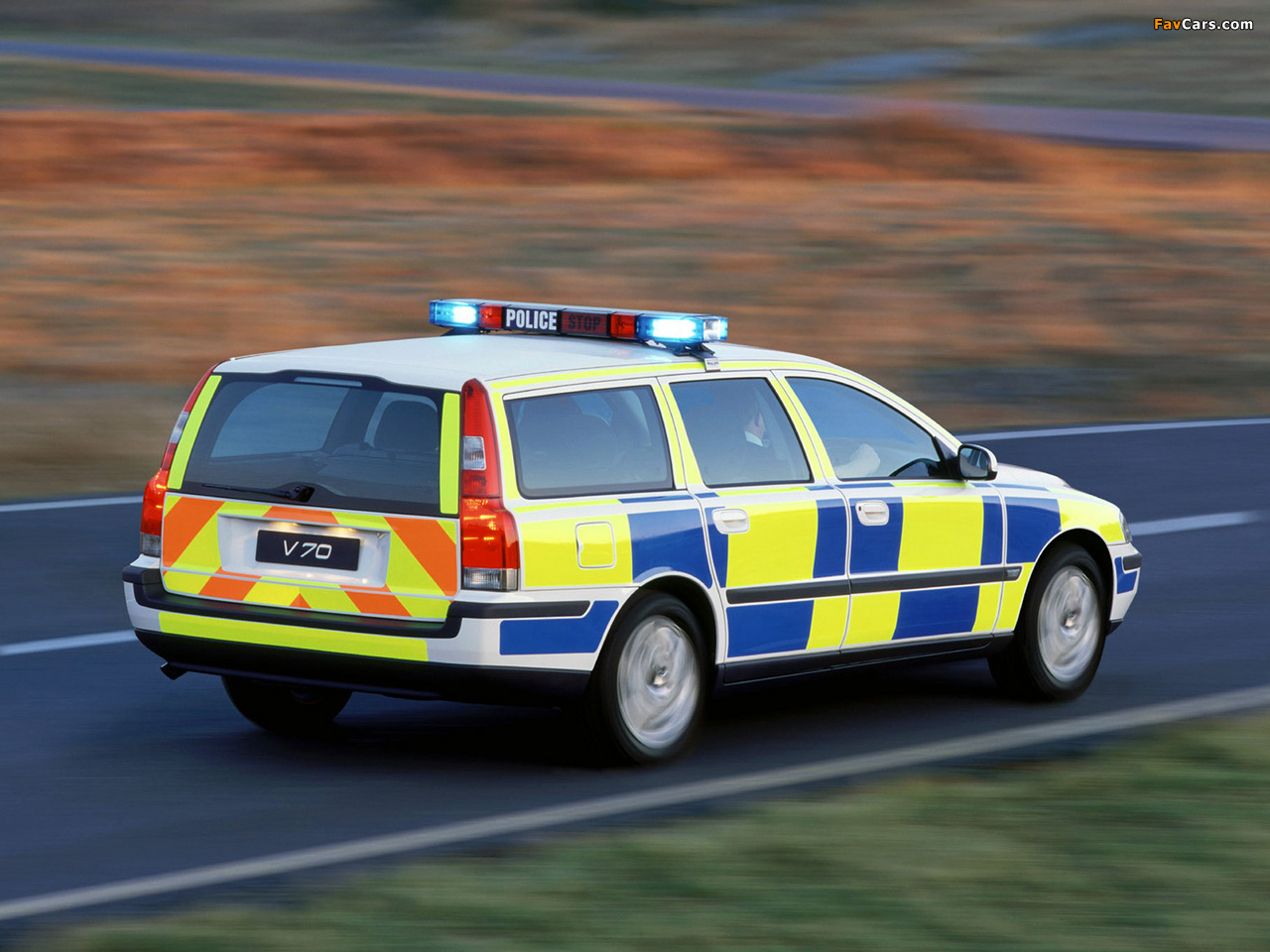 Volvo V70 Police 2000–05 pictures (1280 x 960)