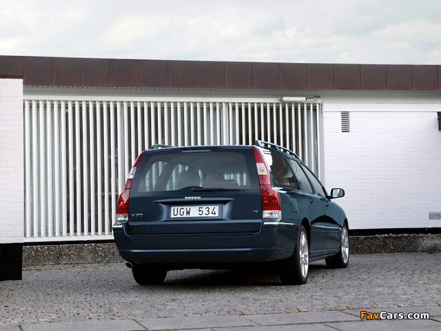 Volvo V70 T5 2005–07 images (640 x 480)