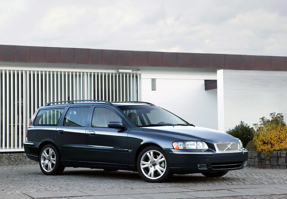 Volvo V70 T5 2005–07 pictures