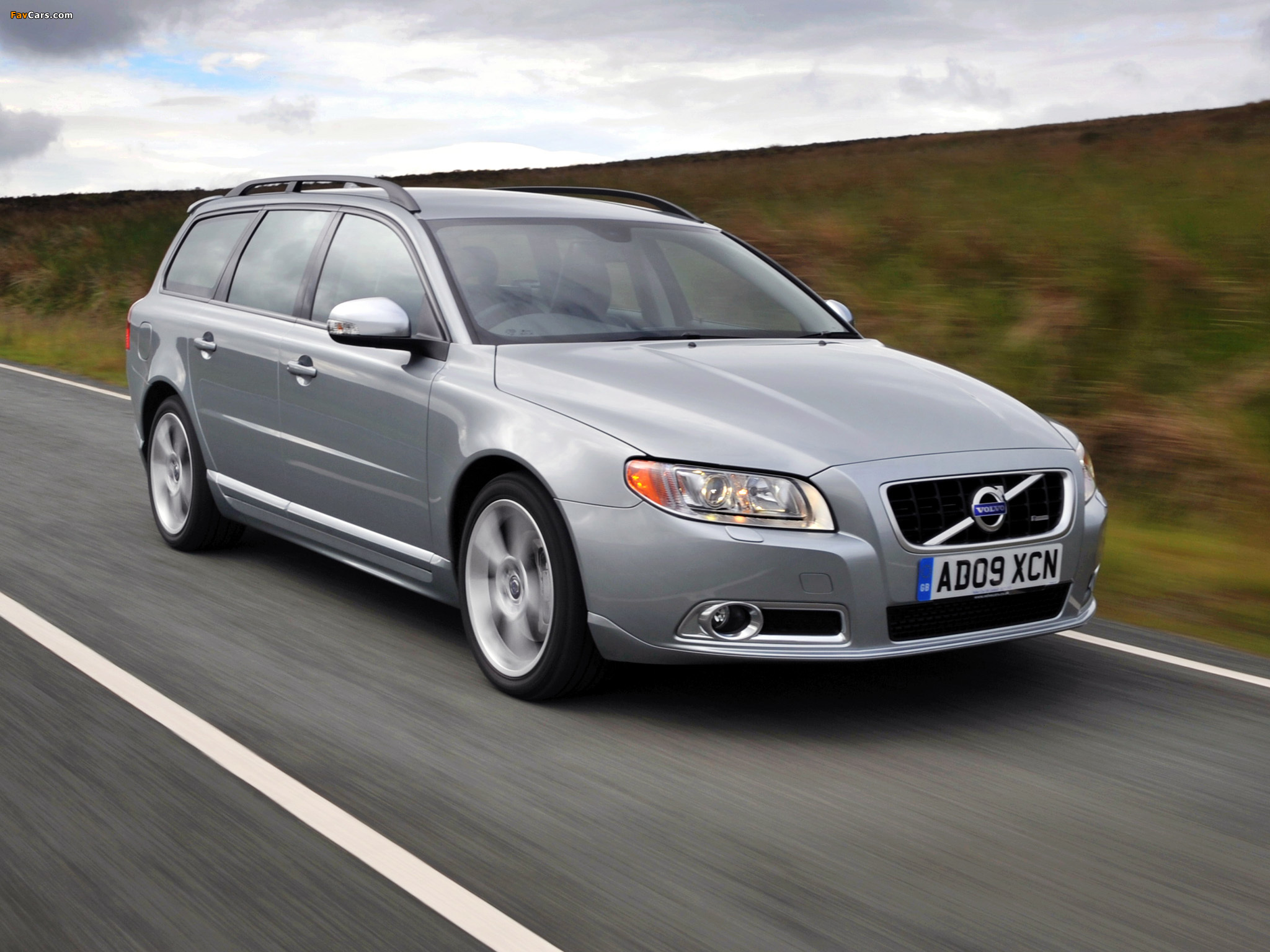 Volvo V70 R-Design UK-spec 2009–11 images (2048 x 1536)