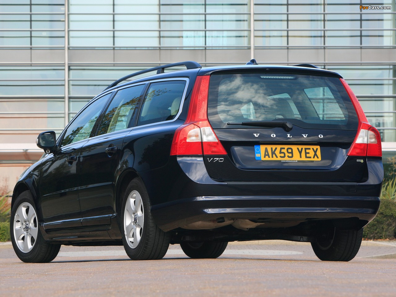 Volvo V70 DRIVe Efficiency UK-spec 2009–13 images (1280 x 960)