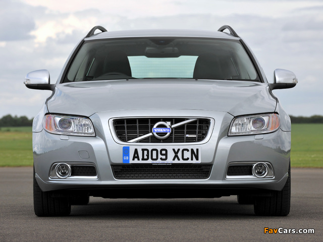 Volvo V70 R-Design UK-spec 2009–11 photos (640 x 480)