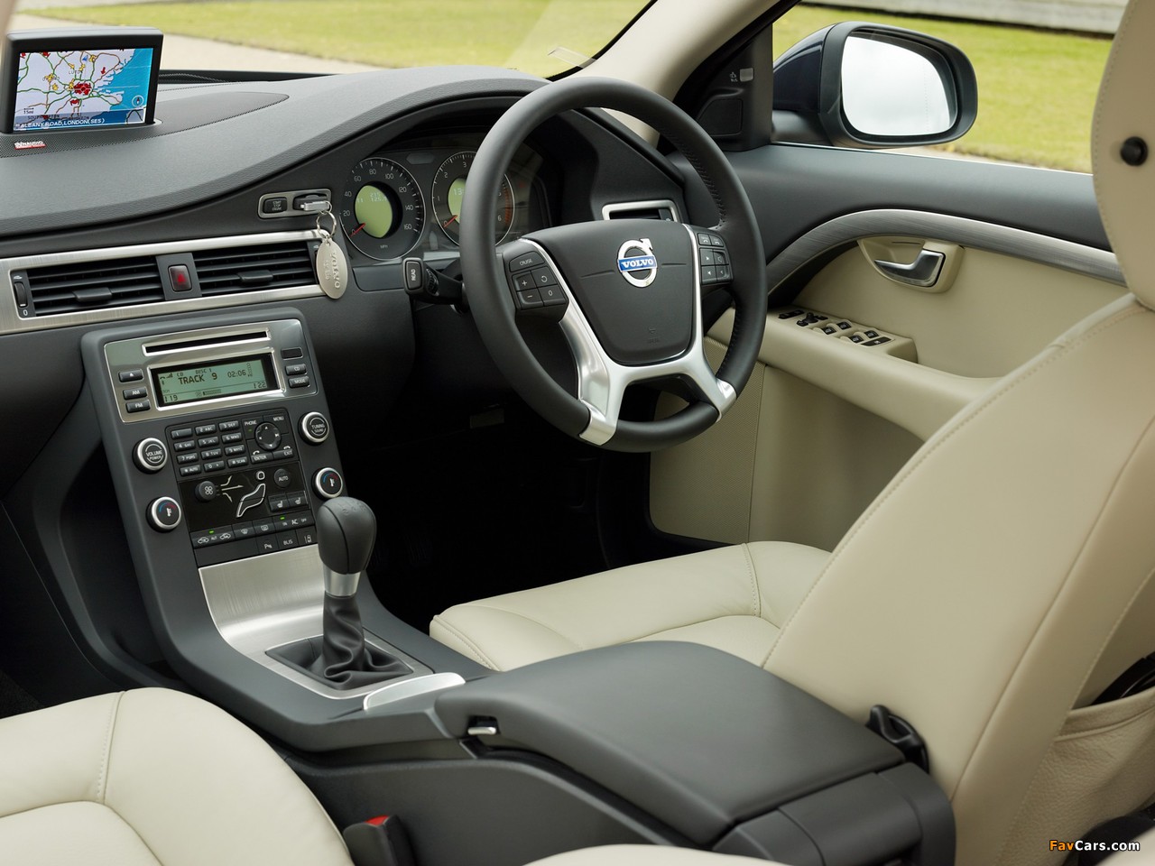 Volvo V70 DRIVe Efficiency UK-spec 2009–13 photos (1280 x 960)