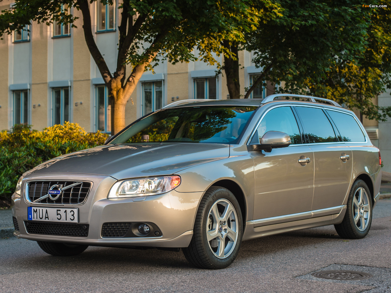 Volvo V70 D3 2009–13 wallpapers (1600 x 1200)