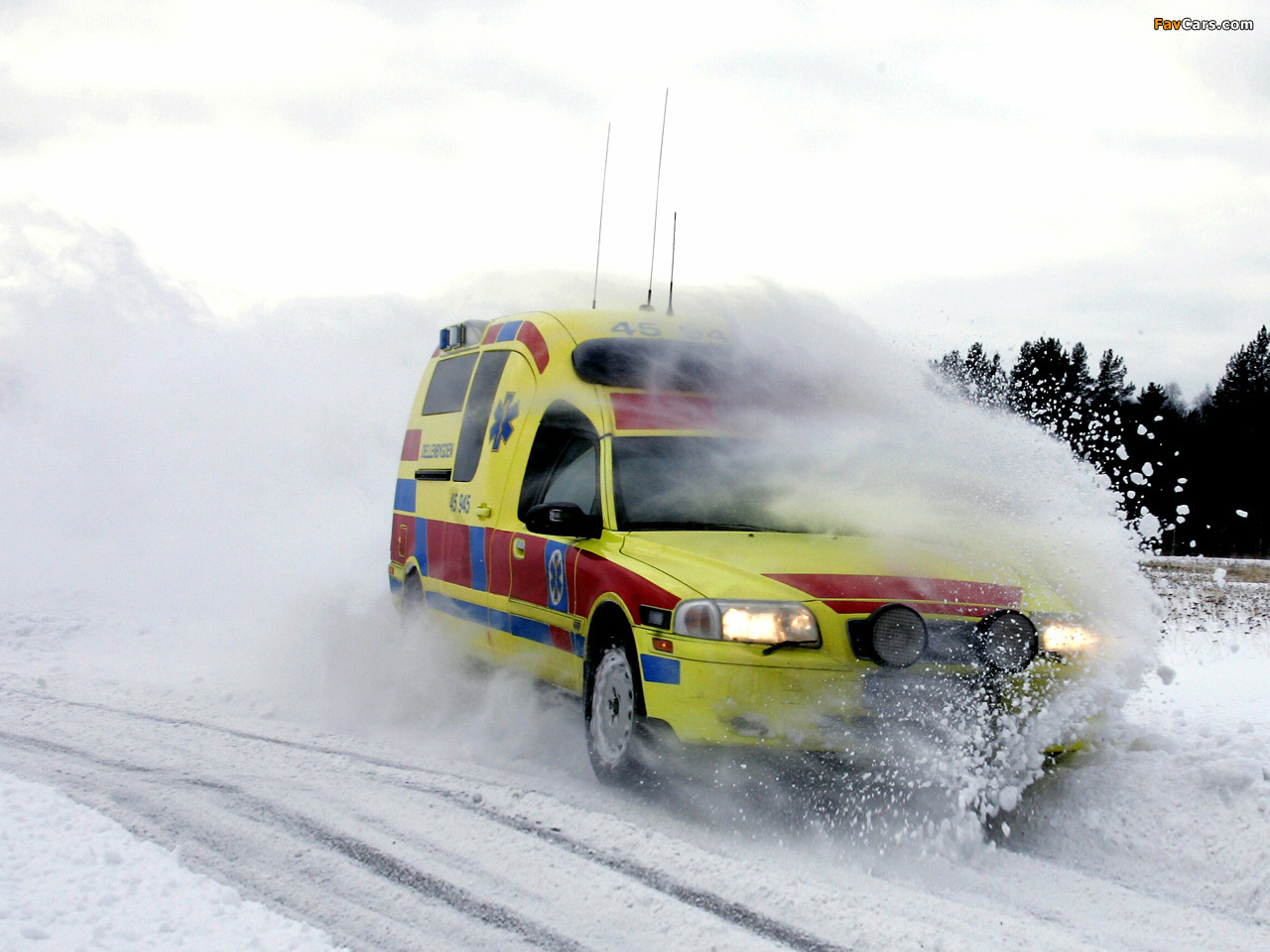 Nilsson Volvo V70 Ambulance photos (1280 x 960)