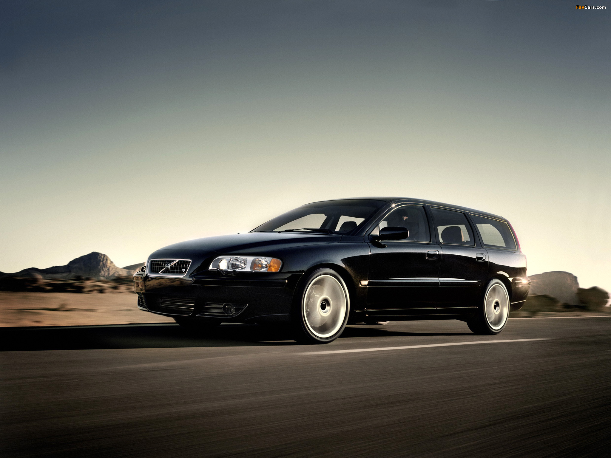 Volvo V70 R 2000–05 wallpapers (2048 x 1536)