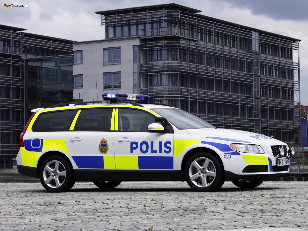 Volvo V70 Police Car 2007–09 wallpapers (1280 x 960)