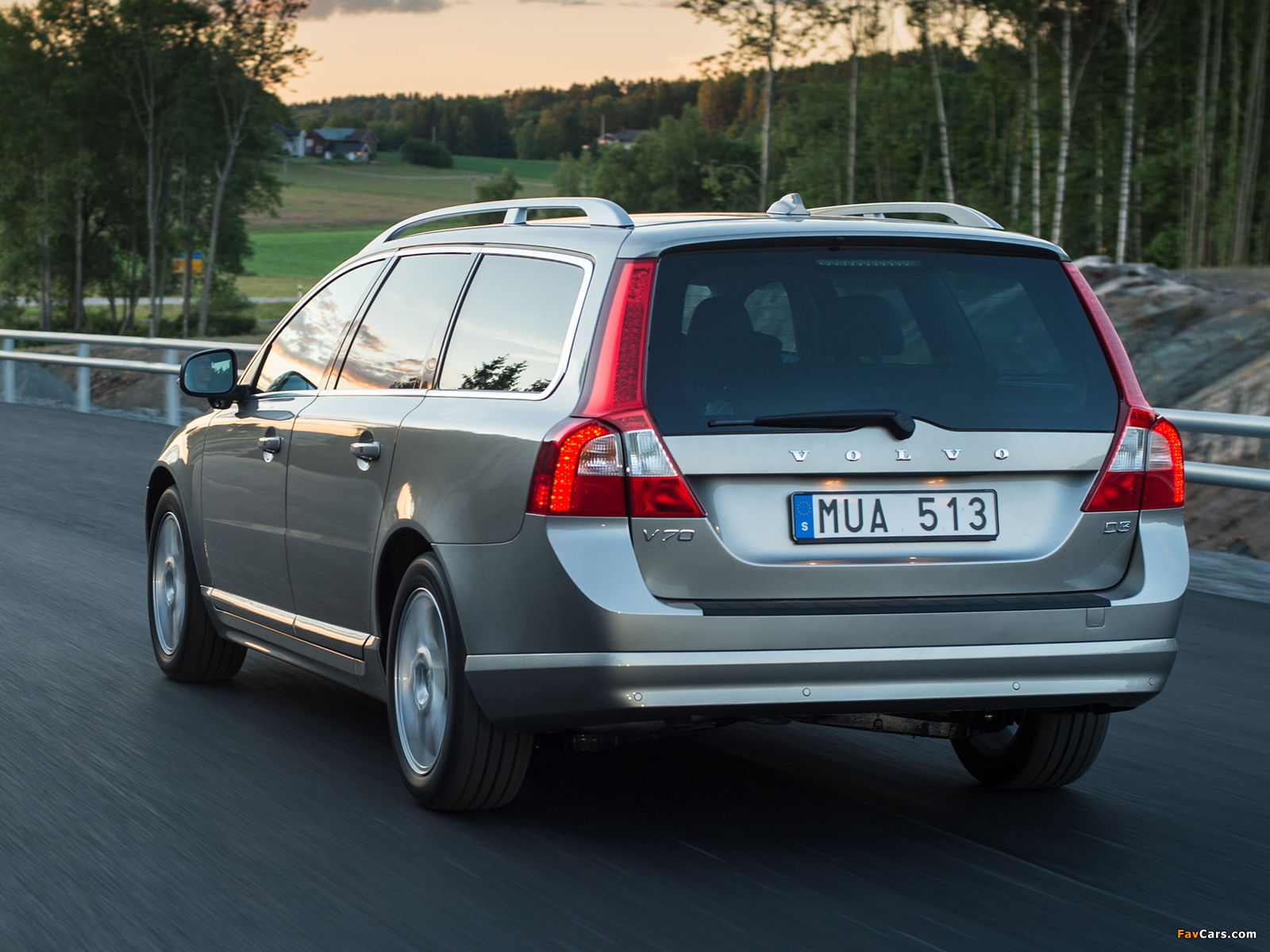 Volvo V70 D3 2009–13 wallpapers (1600 x 1200)