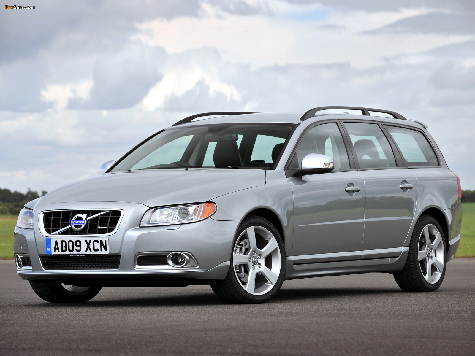 Volvo V70 R-Design UK-spec 2009–11 wallpapers (1600 x 1200)