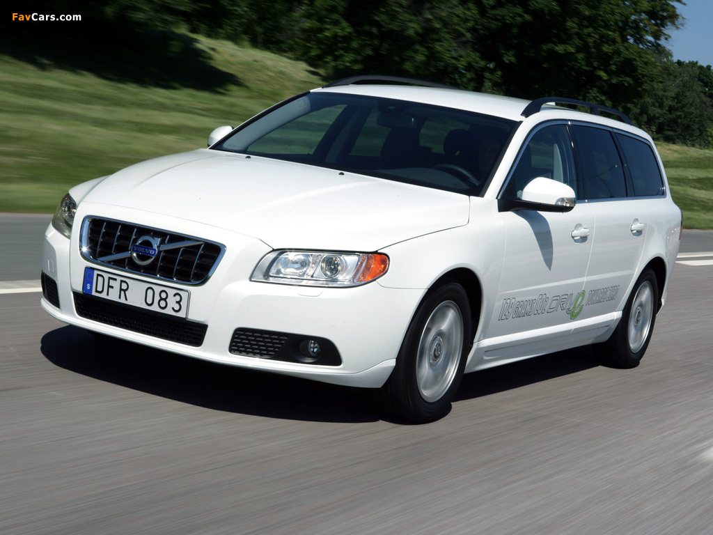 Volvo V70 DRIVe 2009–13 wallpapers (1024 x 768)
