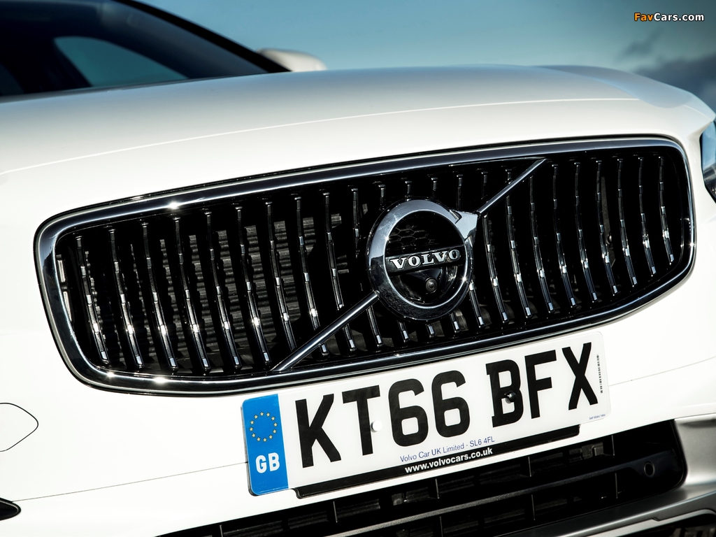 Volvo V90 D4 Cross Country UK-spec 2017 images (1024 x 768)