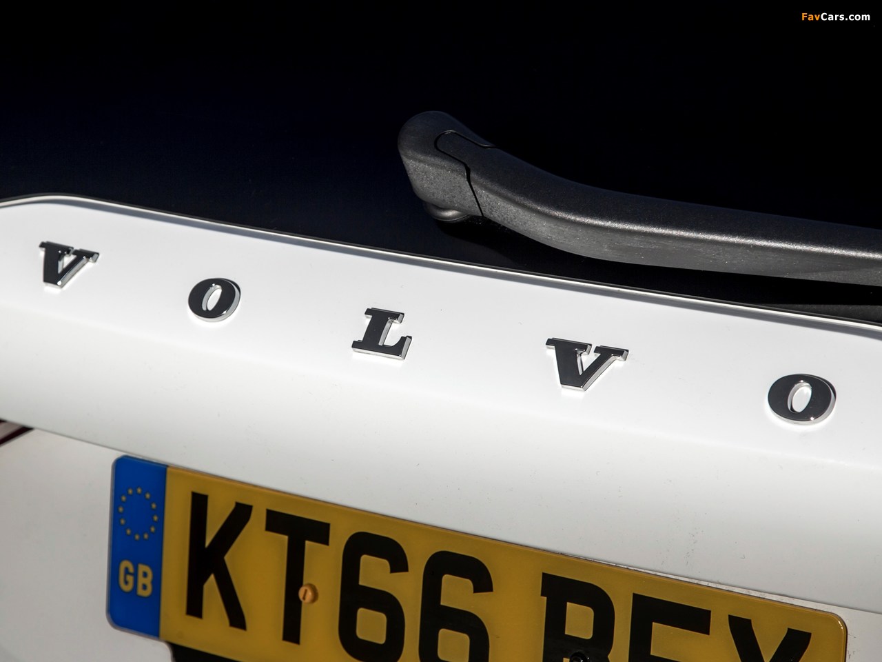 Volvo V90 D4 Cross Country UK-spec 2017 photos (1280 x 960)