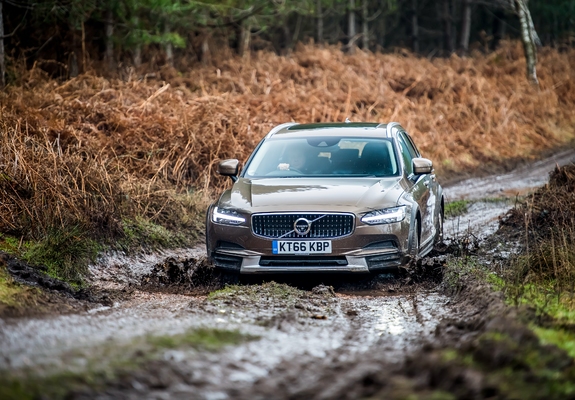 Volvo V90 D4 Cross Country UK-spec 2017 pictures